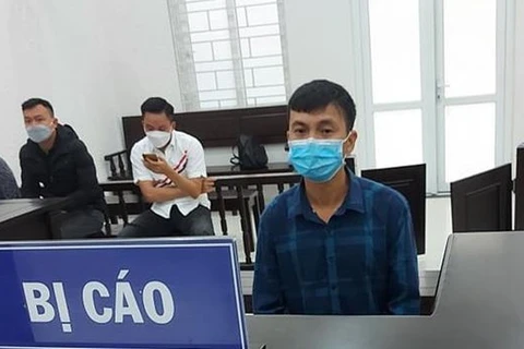 Hà Nội: Phạt tù nguyên phó trưởng đồn công an lừa đảo