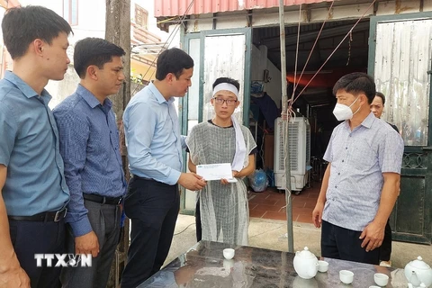 Thăm hỏi gia đình nạn nhân vụ tai nạn nghiêm trọng tại Bắc Giang