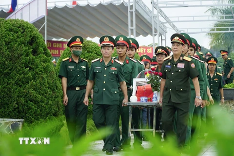 Truy điệu, an táng 6 hài cốt liệt sỹ quân tình nguyện hy sinh tại Lào