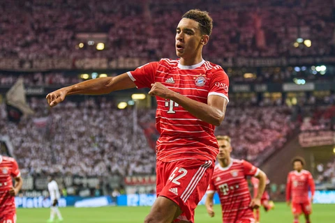 Cận cảnh Bayern dội 'mưa bàn thắng' vào lưới Eintracht Frankfurt