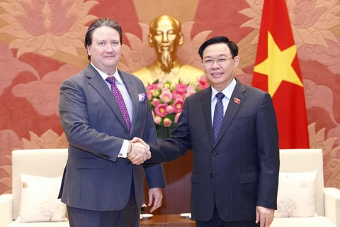 Chủ tịch Quốc hội Vương Đình Huệ tiếp Đại sứ Hoa Kỳ tại Việt Nam Marc E. Knapper.