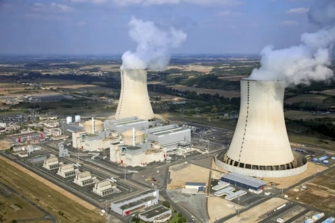 Pháp tái khởi động khẩn cấp các nhà máy điện hạt nhân 