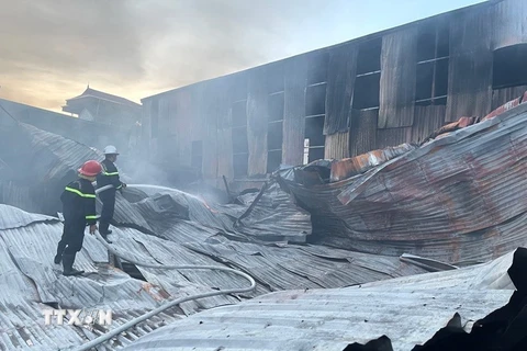 Hà Nội: 3 người thiệt mạng trong vụ cháy cơ sở chăn ga gối đệm