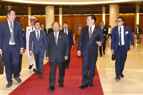 Chủ tịch QH Vương Đình Huệ hội đàm với Chủ tịch Quốc hội Campuchia
