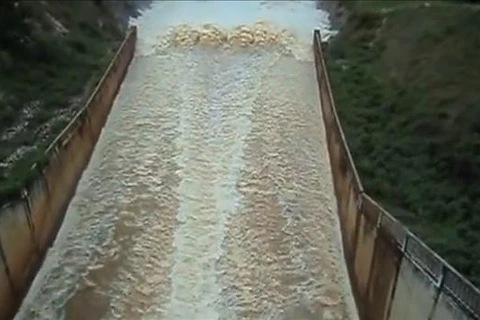 Bão số 4-Noru: Gia Lai vận hành xả nước qua tràn hồ Ka Nak và An Khê
