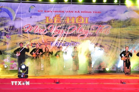 Tuyên Quang: Khai mạc lễ hội 'Mùa vàng Hồng Thái' năm 2022