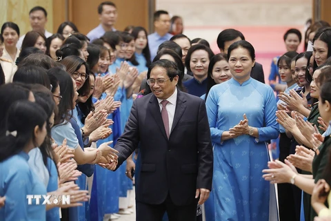 Thủ tướng Phạm Minh Chính chia sẻ, giải đáp nhiều câu hỏi của phụ nữ