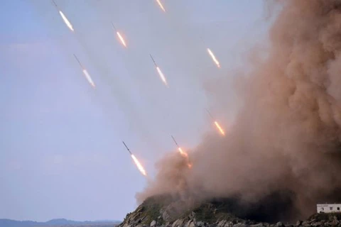 Triều Tiên bắn 250 quả đạn pháo về phía vùng biển phía Đông và Tây