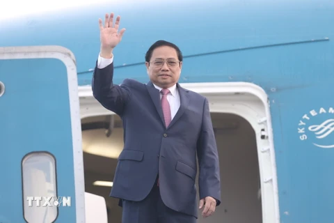 Thủ tướng Phạm Minh Chính rời Hà Nội sang thăm chính thức Vương quốc Campuchia. (Ảnh: Dương Giang/TTXVN)
