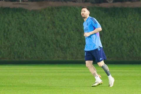 Messi phải tập riêng trong buổi tập mới nhất của Argentina. (Ảnh: Hải An/Vietnam+)