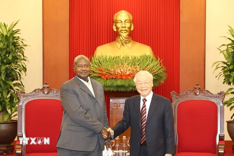 [Photo] Tổng Bí thư Nguyễn Phú Trọng tiếp Tổng thống Cộng hòa Uganda