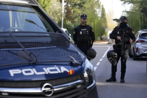 Sau ĐSQ Ukraine, Đại sứ quán Mỹ tại Tây Ban Nha cũng nhận bom thư 