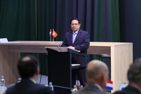 Thủ tướng Phạm Minh Chính phát biểu tại buổi làm việc với các CEO Khu công nghệ cao Brainport và tỉnh Bắc Brabant. (Ảnh: Dương Giang/TTXVN)