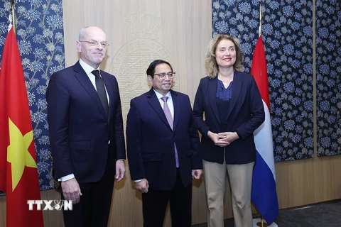 Thủ tướng hội kiến Chủ tịch Thượng viện và Chủ tịch Hạ viện Hà Lan