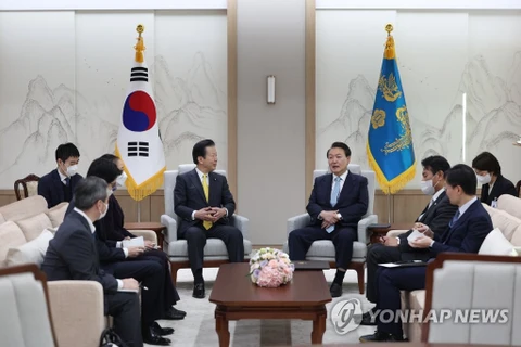 Tổng thống Hàn Quốc mong muốn cải thiện quan hệ với Nhật Bản