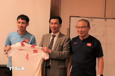 Đại sứ Việt Nam tại Indonesia động viên thầy trò HLV Park Hang-seo