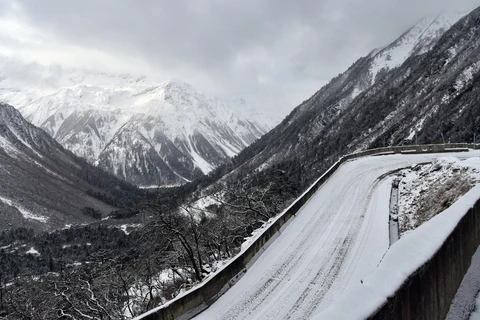 Trung Quốc: 8 người thiệt mạng vì lở tuyết trên cao tốc ở Tây Tạng
