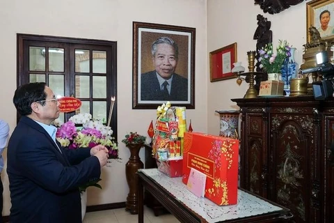Thủ tướng Phạm Minh Chính dâng hương tưởng nhớ các cố Thủ tướng