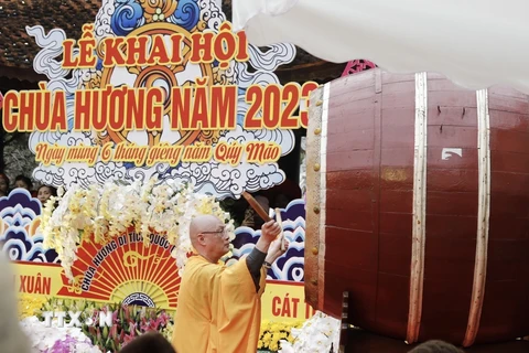 [Photo] Chính thức khai hội chùa Hương Xuân Quý Mão năm 2023
