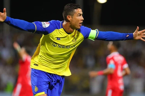 Ronaldo ghi 4 bàn giúp Al-Nassr giành chiến thắng tưng bừng