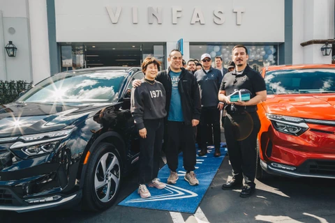 VinFast chính thức tiến hành bàn giao xe cho khách hàng Mỹ