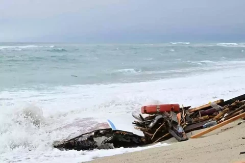 Italy giải cứu hơn 38 người di cư ngoài khơi đảo Lampedusa