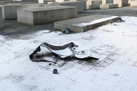 Đức: Đài tưởng niệm nạn nhân Do Thái ở Berlin bị hư hại do xe đâm
