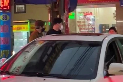 Xử phạt lái xe ôtô đi vào đường cấm từ clip phản ánh của người dân