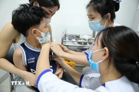 Cầm tiêm vaccine kịp thời để khống chế nhiều bệnh truyền nhiễm