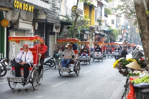 Khách du lịch quốc tế đến Hà Nội đạt ngưỡng gần 1 triệu lượt người