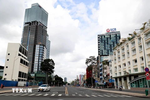Vì sao tăng trưởng GRDP TP Hồ Chí Minh ở nhóm thấp nhất cả nước?