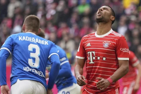 Bundesliga: Bayern hòa trên sân nhà, Dortmund chia điểm 'điên rồ'