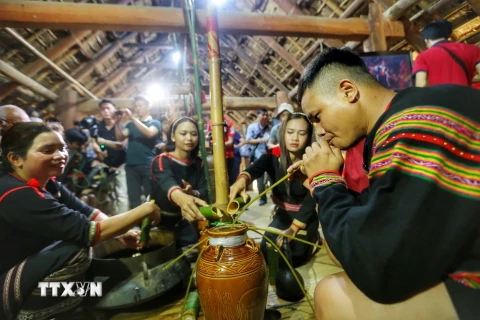 [Photo] Đồng bào Êđê tỉnh Đắk Lắk tổ chức tái hiện Lễ cúng ché