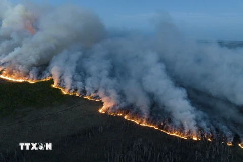 Canada đã kiểm soát được một số đám cháy rừng ở Quebec