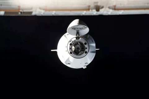 Tàu vụ trụ Dragon của SpaceX mang nhiều mẫu vật không gian về Trái Đất