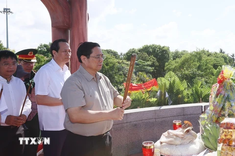 [Photo] Hoạt động của Thủ tướng tại Thừa Thiện-Huế và Quảng Trị