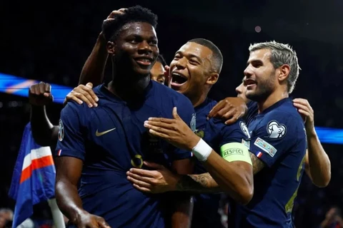 Vòng loại EURO: Pháp thắng tuyệt đối, Hà Lan bám đuổi quyết liệt