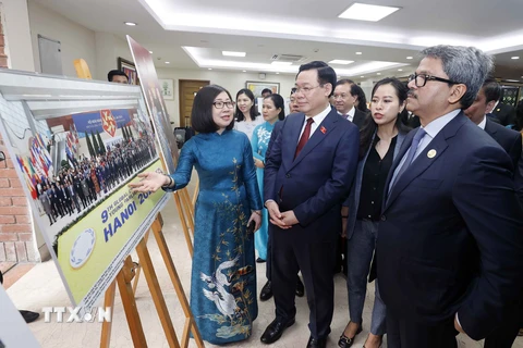 Trưng bày ảnh Kỷ niệm thiết lập Quan hệ Ngoại giao Việt Nam-Bangladesh