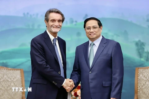 Thủ tướng Phạm Minh Chính tiếp Chủ tịch Vùng Lombardy của Italy