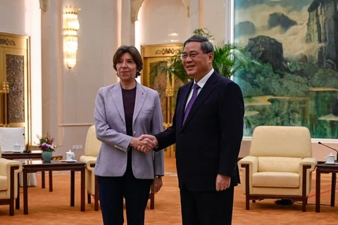 Ngoại trưởng Pháp Catherine Colonna và Thủ tướng Trung Quốc Lý Cường. (Nguồn: Reuters)