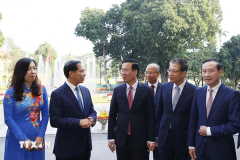 Chủ tịch nước gặp mặt các Trưởng cơ quan đại diện Việt Nam ở nước ngoài