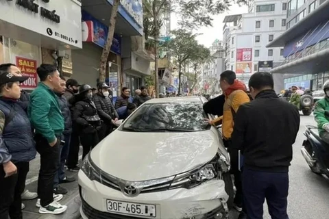 Chiếc xe gây tai nạn tại hiện trường vụ tai nạn. (Nguồn: Báo An ninh Thủ đô)