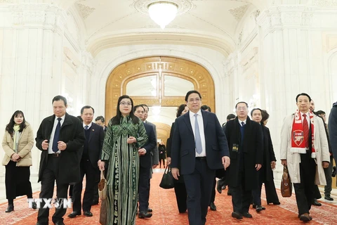 Thủ tướng Phạm Minh Chính tham quan Nhà Quốc hội Romania