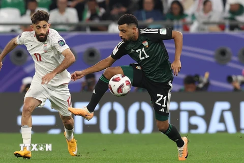 Iran và UAE cùng nhau giành vé vào vòng 1/8 Asian Cup 2023. (Ảnh: Hoàng Linh/TTXVN)