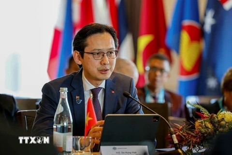 Thứ trưởng Ngoại giao Đỗ Hùng Việt, Trưởng SOM ASEAN của Việt Nam phát biểu. (Ảnh: TTXVN phát)