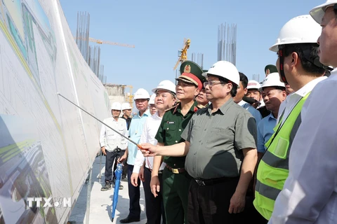 Thủ tướng kiểm tra tiến độ xây dựng Dự án Nhà ga hành khách T3