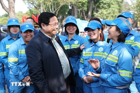 Thủ tướng chúc Tết công nhân, người lao động, lực lượng trực Tết tại Hà Nội