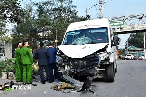 Hiện trường vụ tai nạn giao thông khiến hai người tử vong tại Cẩm Phả, Quảng Ninh. (Ảnh: TTXVN phát)