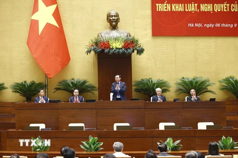 Chủ tịch Quốc hội Vương Đình Huệ chủ trì hội nghị lần thứ nhất triển khai luật, nghị quyết của Quốc hội khoá XV, tháng 9/2023. (Ảnh: Doãn Tấn/TTXVN)