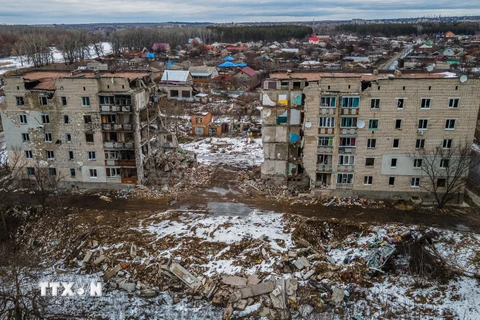 Cảnh tàn phá do xung đột tại Izyum thuộc vùng Kharkiv, Ukraine, ngày 20/2/2023. (Ảnh: AFP/TTXVN)